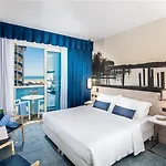Ξενοδοχείο Parigi 4*